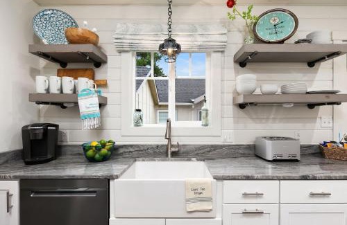 Downtown Cannon Beach Haus | Beach Blessing