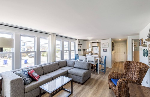 South Beach Haven Haus | Beach Block in Beach Haven - 3 bedrooms + 2 full baths - Unit 1 of duplex