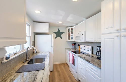 South Beach Haven Haus | Beach Block in Beach Haven - 3 bedrooms + 2 full baths - Unit 1 of duplex