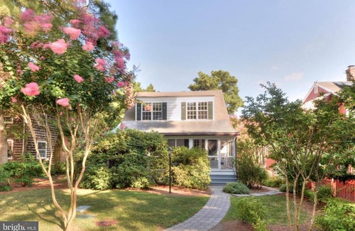 The Pines Haus | STRANDBLOCK IN DEN PINES!