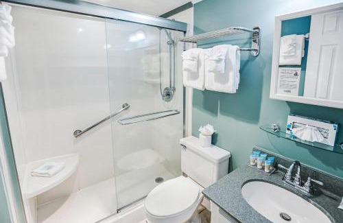Litchfield by the Sea Wohnung | Beach Bound 3rd Floor Resort View Lodge Room