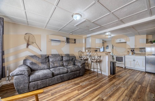 Lake Ozark Kabine | Beach Cabin #1, Private/Shared Beach - Cabin #1