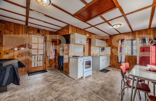 Lake Ozark Kabine | Beach Cabin #5, Private/Shared Beach - Cabin #5