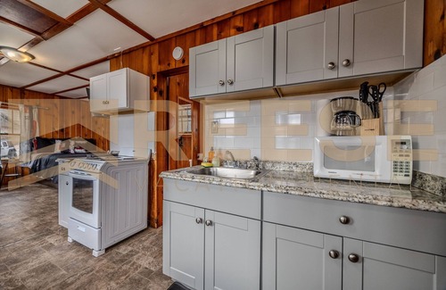 Lake Ozark Kabine | Beach Cabin #5, Private/Shared Beach - Cabin #5