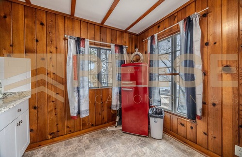 Lake Ozark Kabine | Beach Cabin #5, Private/Shared Beach - Cabin #5