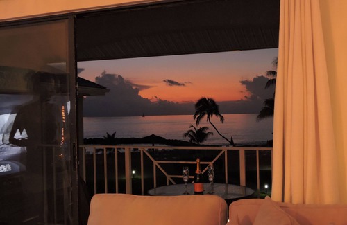 Seven Mile Beach Eigentumswohnung | Beach Condo mit Blick auf den Sonnenuntergang