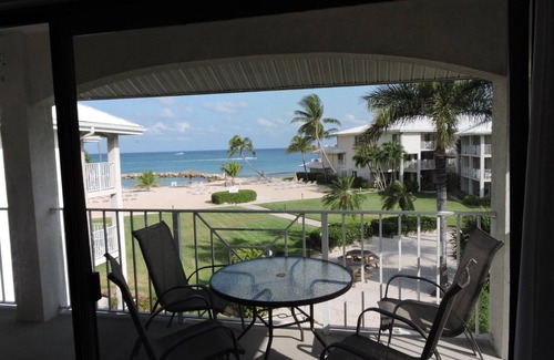 Seven Mile Beach Eigentumswohnung | Beach Condo mit Blick auf den Sonnenuntergang