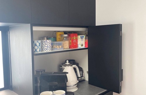 Terrigal Hütte | Beach Cottage with Deck & Spa in Terrigal. 10min walk to beach