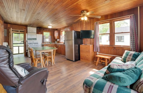 Cedarville Kabine | Beach & Dock Access: Upper Peninsula Retreat 7
