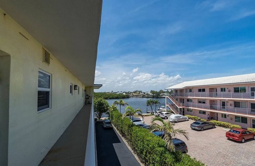 Ocean Ridge Eigentumswohnung | Beach front condo in the heart of south Florida!