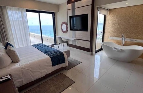 Santa Rosa Hotel | Beach Front Resort Cabo Xmas! 2bd for 6 Dec23-30