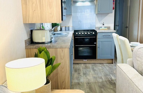 Cayton Bay Haus | Roulotte-Luxus-Eigenes Badezimmer-Blick auf den Wald-Beach Grove