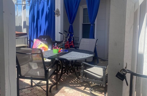 Kiska Beach Haus | Beach House one block from the ocean. West end of panama city beach.