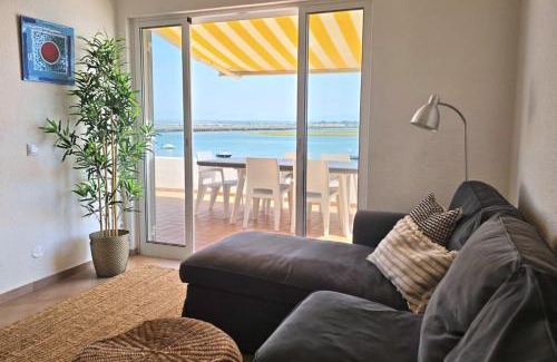 Praia de Faro Wohnung | Beach House on Faro Island with a Dreamy Terrace and 7 Beds for the Perfect Escape