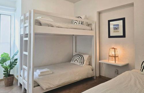 Praia de Faro Wohnung | Beach House on Faro Island with a Dreamy Terrace and 7 Beds for the Perfect Escape