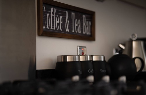 Filey Haus | Beach House Paradise Found WF-Fi, Netflix, Pool,Gym, Pet Friendly close to beach