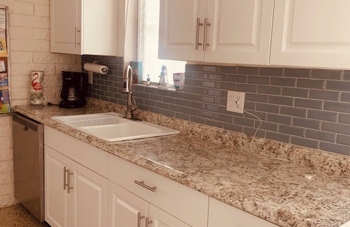 Ormond-by-the-Sea Haus | Beach House, walk to the beach