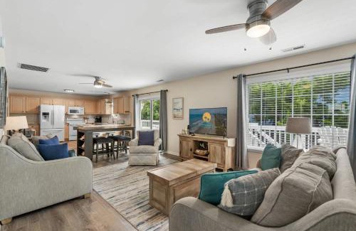 Cherry Grove Beach Haus | Beach House with Pool - North Myrtle Beach