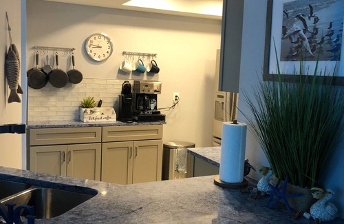 Daytona Beach Shores Eigentumswohnung | Beach&Pool Are Open! Stunning Newly Remodeled Oceanfront Condo on Daytona Beach!