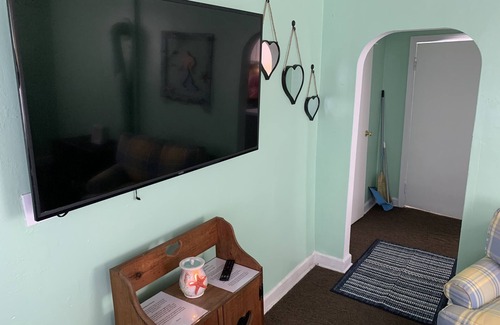 Cottage Line Wohnung | Beach Side Studio #1 (Apartment) - Pets Allowed by RedAwning