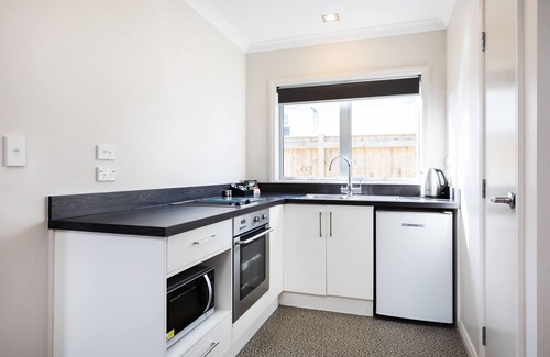 Fitzroy Hotel | Beach Street Motel Apartments