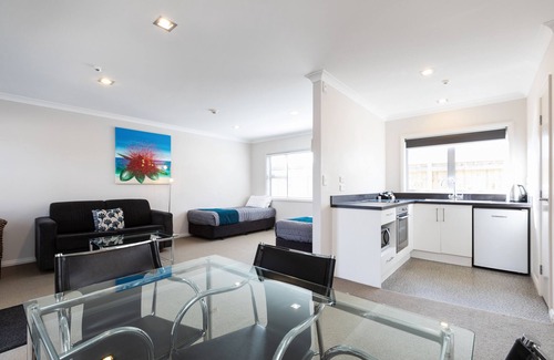 Fitzroy Hotel | Beach Street Motel Apartments