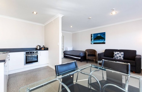 Fitzroy Hotel | Beach Street Motel Apartments