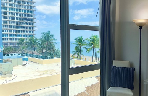 Galt Mile Wohnung | Beach vacation with pool