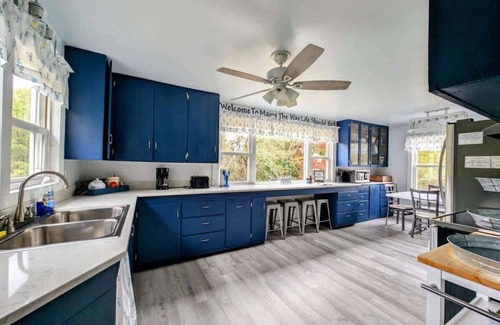 Sullivan Haus | Beach Vibes Acadia Cottage, Fire pit, Acadia, sleeps 8