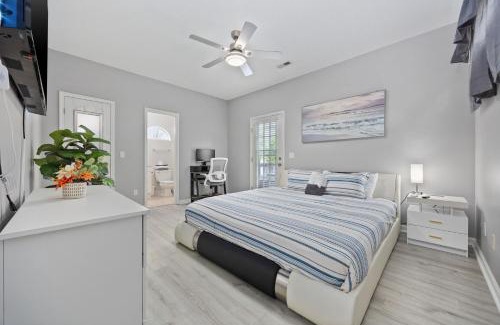 Myrtle Beach Haus | Beach Vibes Villa - 3 Bedrooms in prime location near beach with private yard!