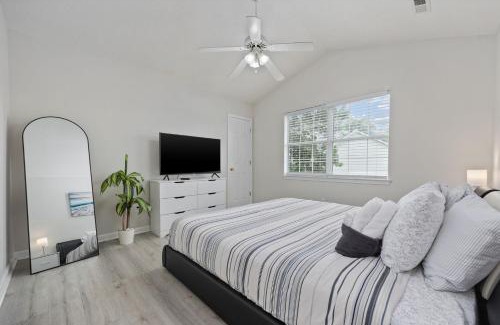 Myrtle Beach Haus | Beach Vibes Villa - 3 Bedrooms in prime location near beach with private yard!