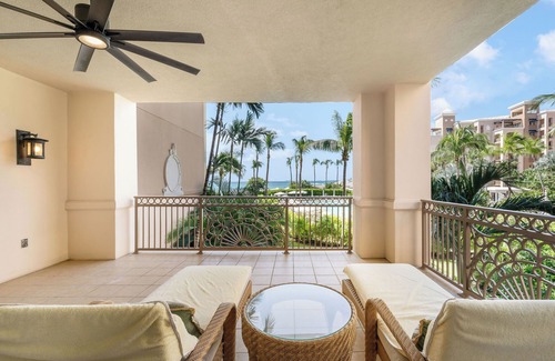 Seven Mile Beach Eigentumswohnung | Beach view condo with bunk beds overlooking 7Mile Beach at The Ritz-Carlton