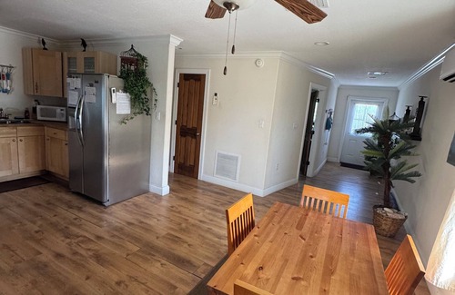 West End Wohnung | Beachfront 1-bdr 1-bath "Sea Breeze Suite" 100 ft from the Ocean with a Pool!