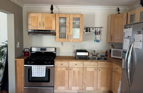 West End Wohnung | Beachfront 1-bdr 1-bath "Sea Breeze Suite" 100 ft from the Ocean with a Pool!