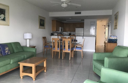 Colliers Bay Eigentumswohnung | Beachfront 1st Floor Condo - Treten Sie von Ihrer Terrasse ins Paradies!