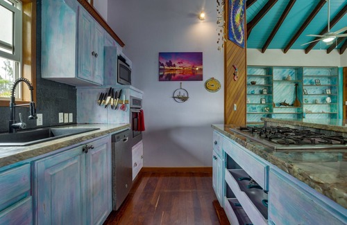 Caribbean Way Wohnung | Beachfront 2-Bed, Pool, Kayaks, Perfect for Family