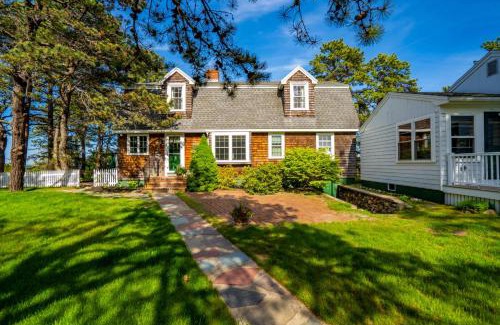 Southern Coast Haus | Beachfront and only 30 Steps To Beach