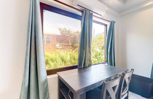 Surfside Eigentumswohnung | Apartment am Strand mit herrlicher Aussicht, Küchenzeile und Gemeinschaftspool