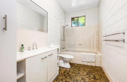 Saunders Beach Haus | Beachfront Bliss at Saunders Beach