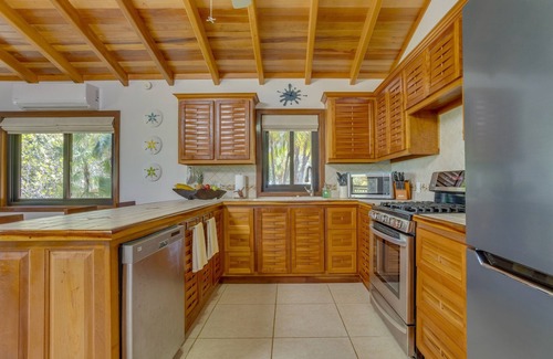 Placencia Haus | Beachfront Home Kissin' the Caribbean