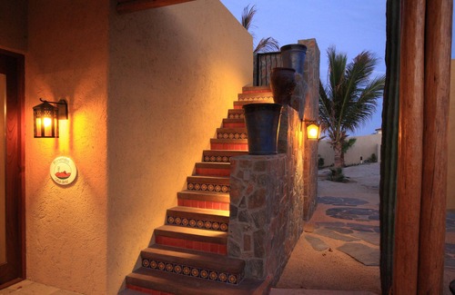 La Ventana Haus | Beachfront compound built for relaxation and adventure with family and friends