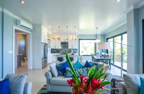 Placencia Eigentumswohnung | Beachfront Condo Complex In Placencia Village