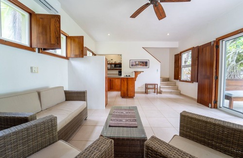 Javilla Haus | Beachfront Casita steps to the surf!