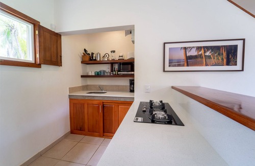 Javilla Haus | Beachfront Casita steps to the surf!