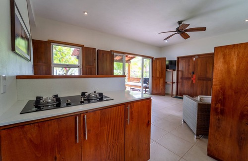 Javilla Haus | Beachfront Casita steps to the surf!