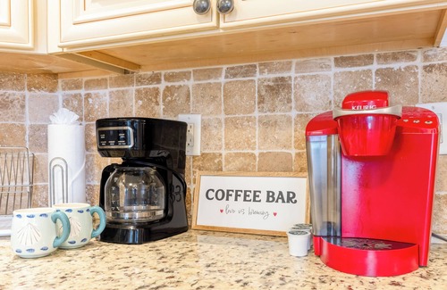 Bermuda Riviera Eigentumswohnung | Beachfront Escape, Pool & Stunning Beach Views!