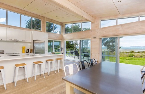 Snells Beach Hütte | Beachfront Escape - Snells Beach Ferienhaus