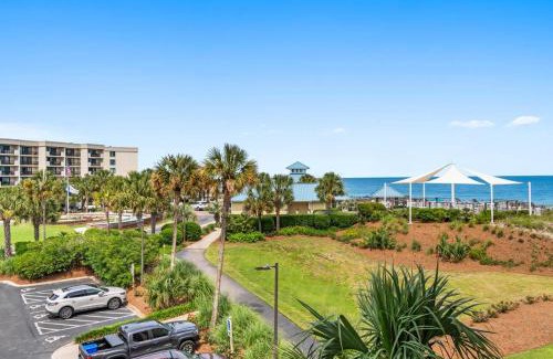 Litchfield by the Sea Haus | Beachfront Getaway Luxurious 3BR with Ocean Views