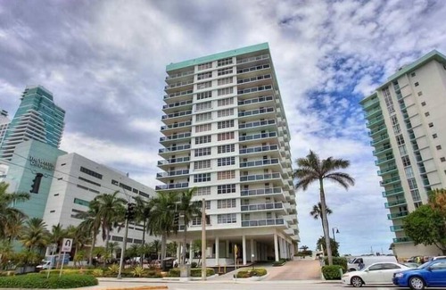 Hollywood South Central Beach Eigentumswohnung | Beachfront, Hollywood Beach VERFÜGBAR April 2019