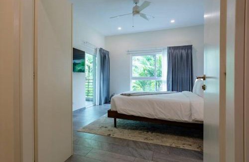Dominical Wohnung | Beachfront Jungle Luxury! 3BD Penthouse Uvita